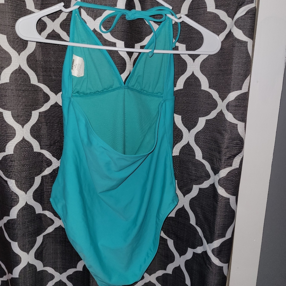 One Piece suir - Picture 2 of 2